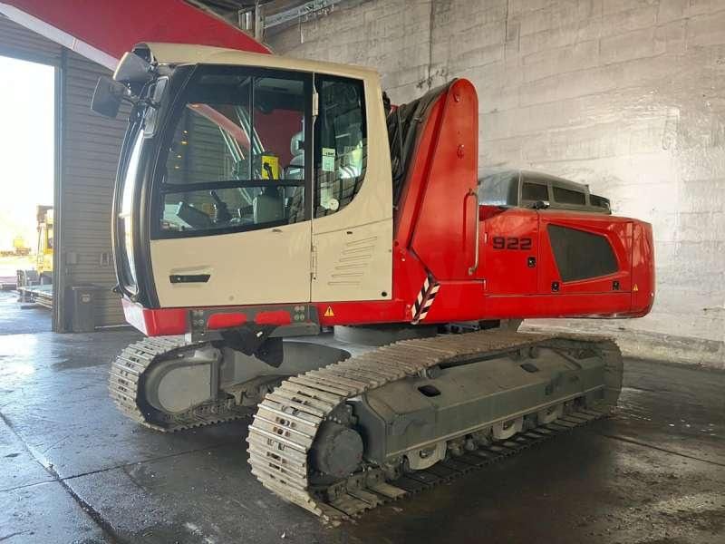 2018 Liebherr R922LC material handler side view 2018 Liebherr R922LC material handler side view
