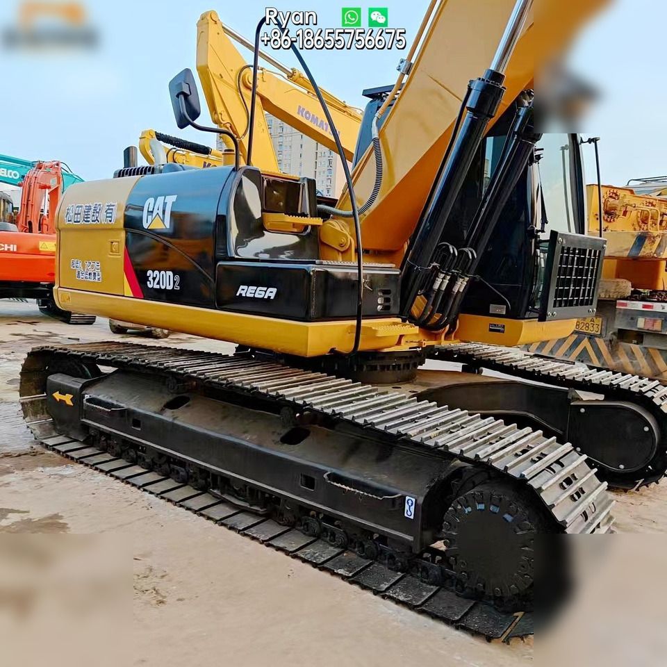 2018 Caterpillar 320D2 crawler excavator, side view 2018 Caterpillar 320D2 crawler excavator, side view