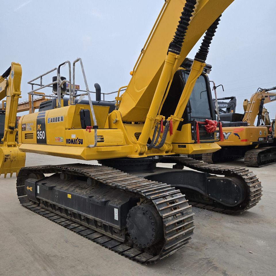 2023 Komatsu PC350-7 crawler excavator, side view 2023 Komatsu PC350-7 crawler excavator, side view