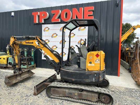 2015 Bobcat E26 mini excavator, side view 2015 Bobcat E26 mini excavator, side view