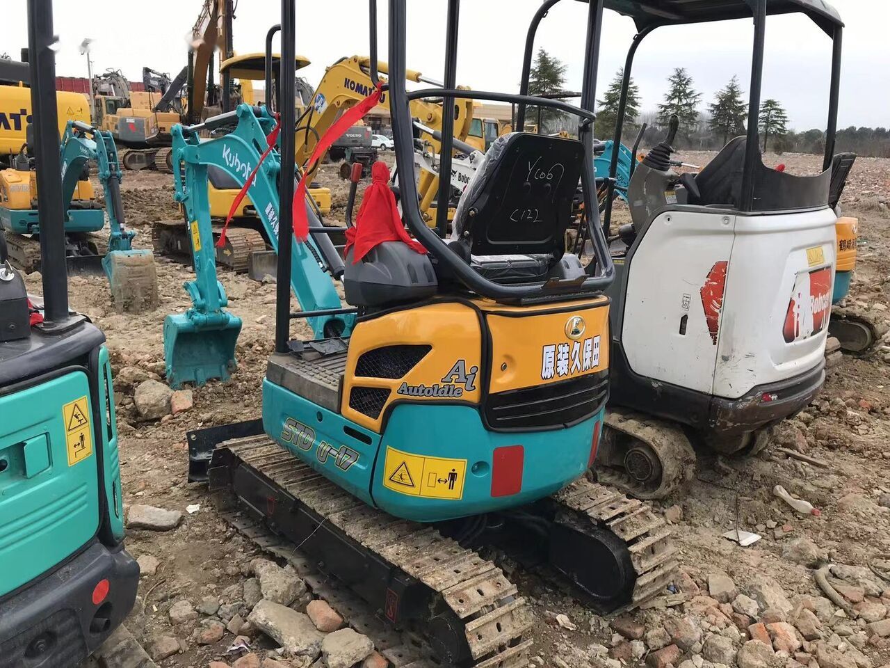 2021 Kubota U17 mini excavator rear view 2021 Kubota U17 mini excavator rear view