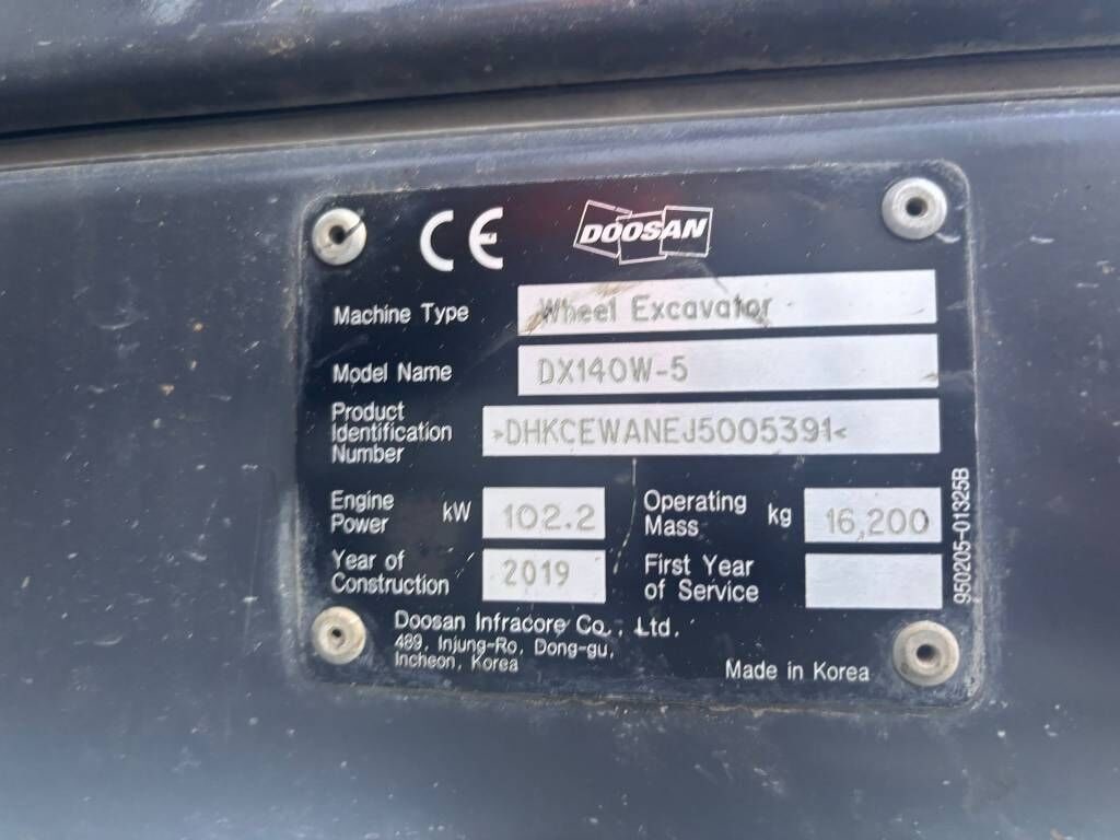 2019 Doosan DX140W-5 wheel excavator identification plate 2019 Doosan DX140W-5 wheel excavator identification plate
