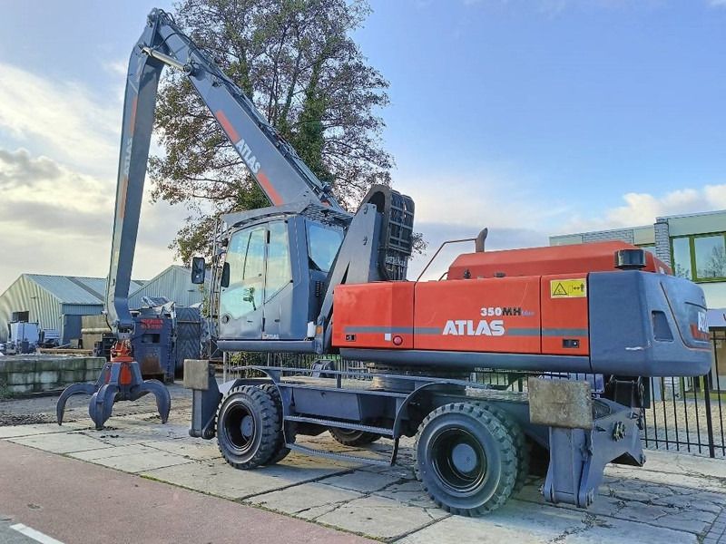 2019 Atlas 350MH material handler, side view 2019 Atlas 350MH material handler, side view