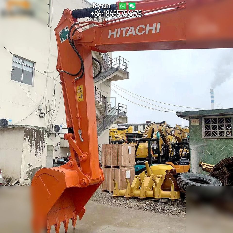 2015 Hitachi ZX200-5G crawler excavator boom and bucket view
