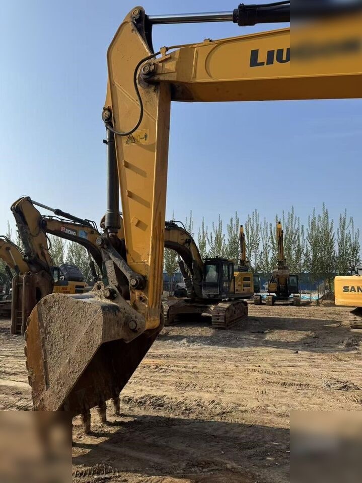 2024 LiuGong 926F crawler excavator, close-up of boom and bucket 2024 LiuGong 926F crawler excavator, close-up of boom and bucket