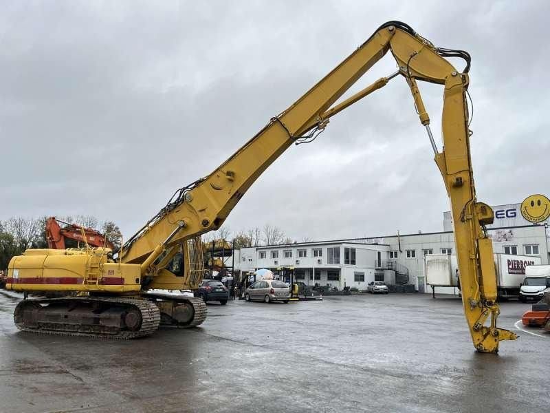 2008 Caterpillar 330DL demolition excavator side view 2008 Caterpillar 330DL demolition excavator side view