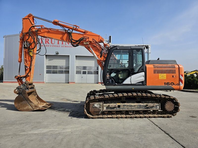 2014 Hitachi ZX160LC-5B crawler excavator, side view 2014 Hitachi ZX160LC-5B crawler excavator, side view