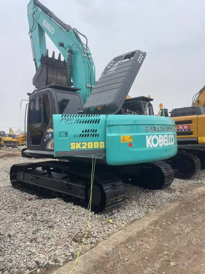 2023 Kobelco SK200D crawler excavator rear three-quarter view 2023 Kobelco SK200D crawler excavator rear three-quarter view