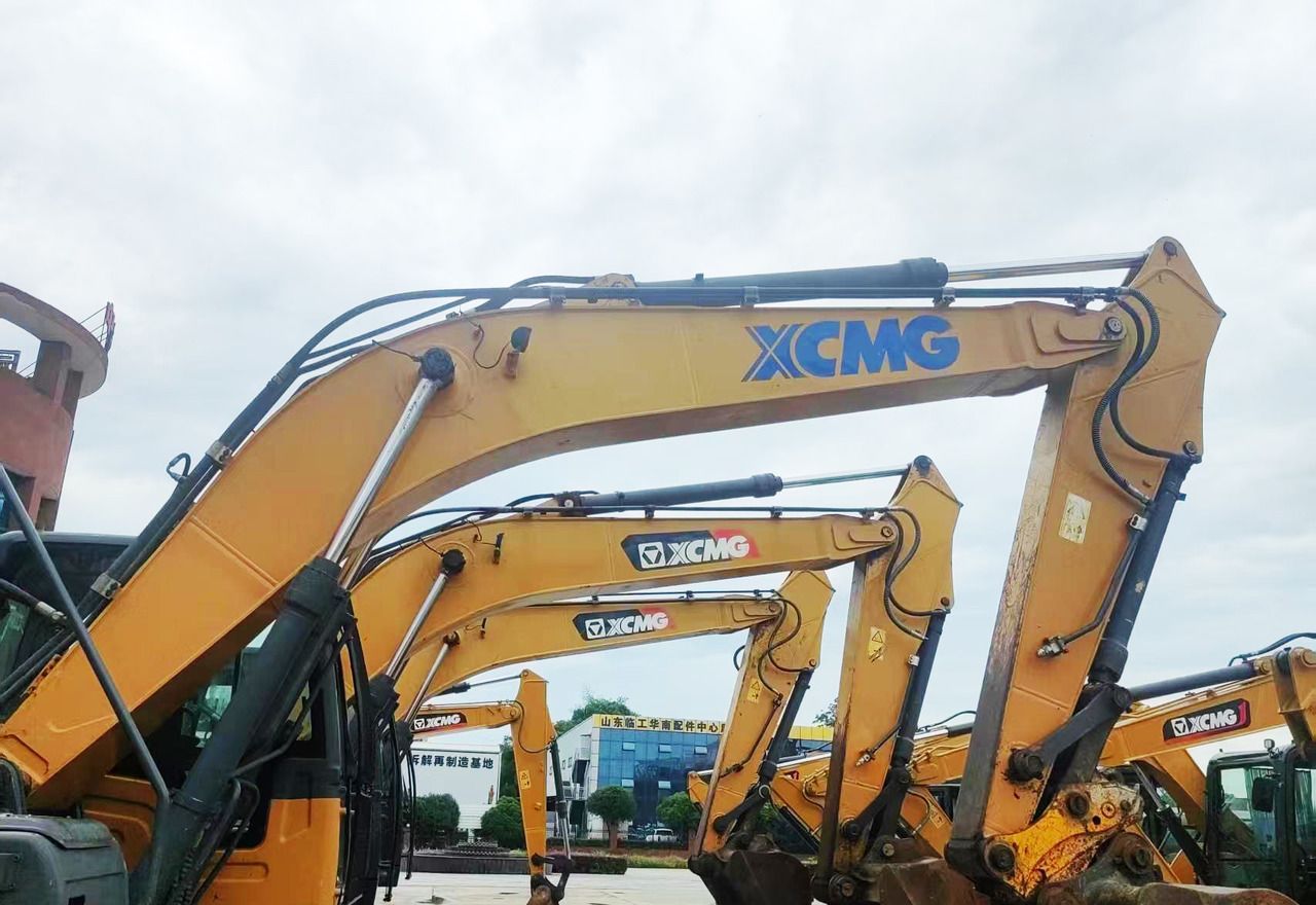 2018 XCMG XE215DA crawler excavator boom and arm detail 2018 XCMG XE215DA crawler excavator boom and arm detail