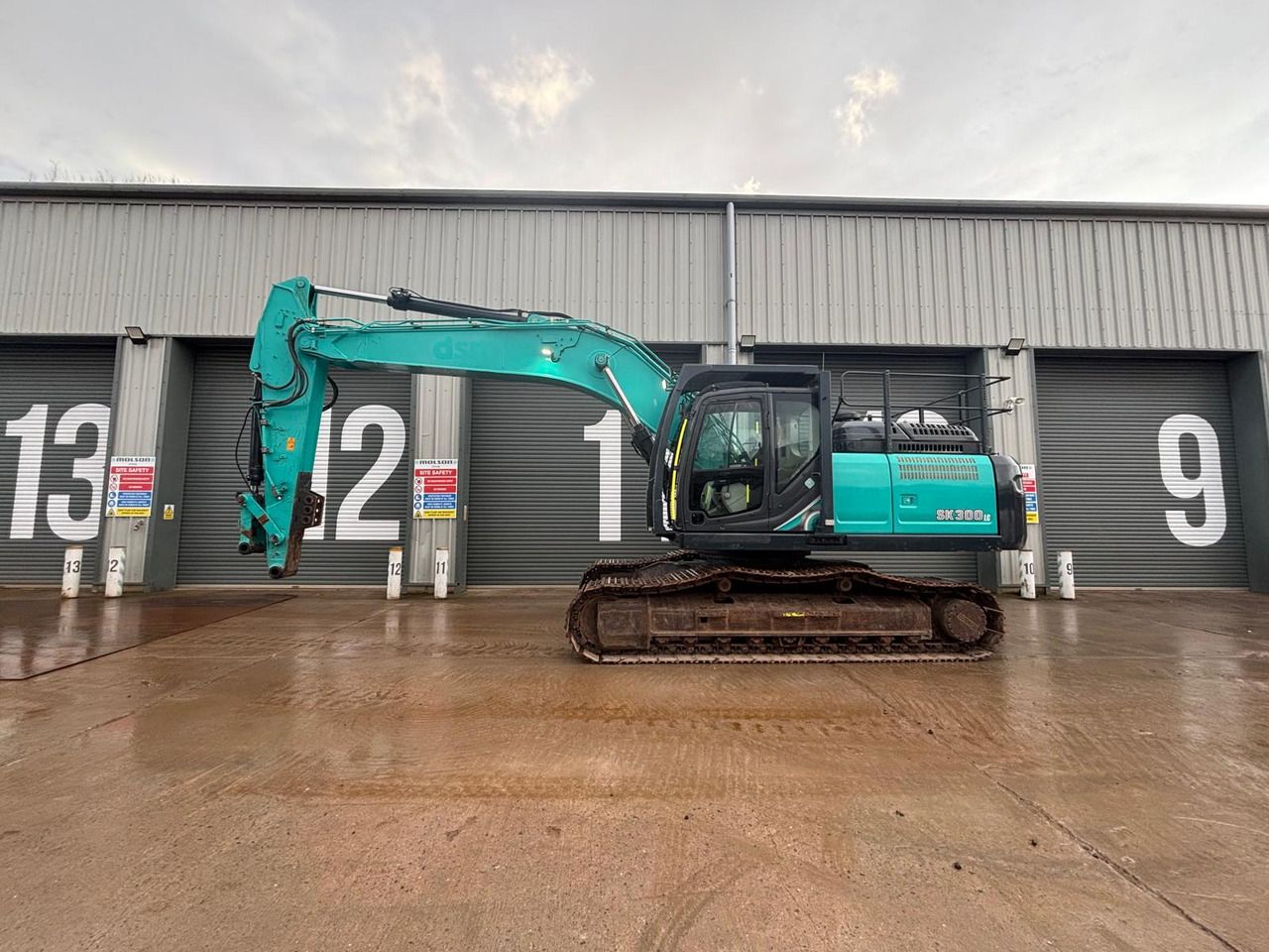 2022 Kobelco SK300LC-10E crawler excavator, side profile view 2022 Kobelco SK300LC-10E crawler excavator, side profile view