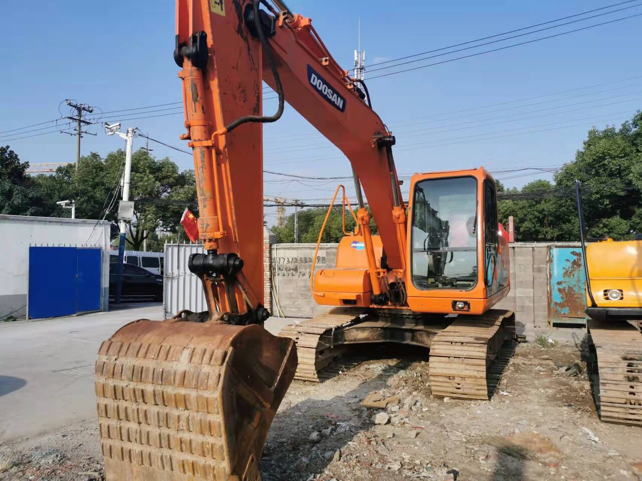 2023 Doosan DH150LC-7 crawler excavator, front three-quarter view 2023 Doosan DH150LC-7 crawler excavator, front three-quarter view