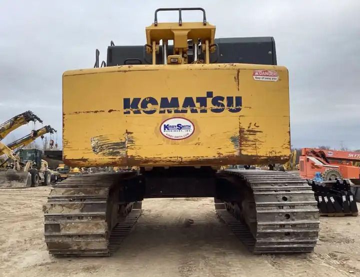 2020 Komatsu PC800 crawler excavator rear view 2020 Komatsu PC800 crawler excavator rear view