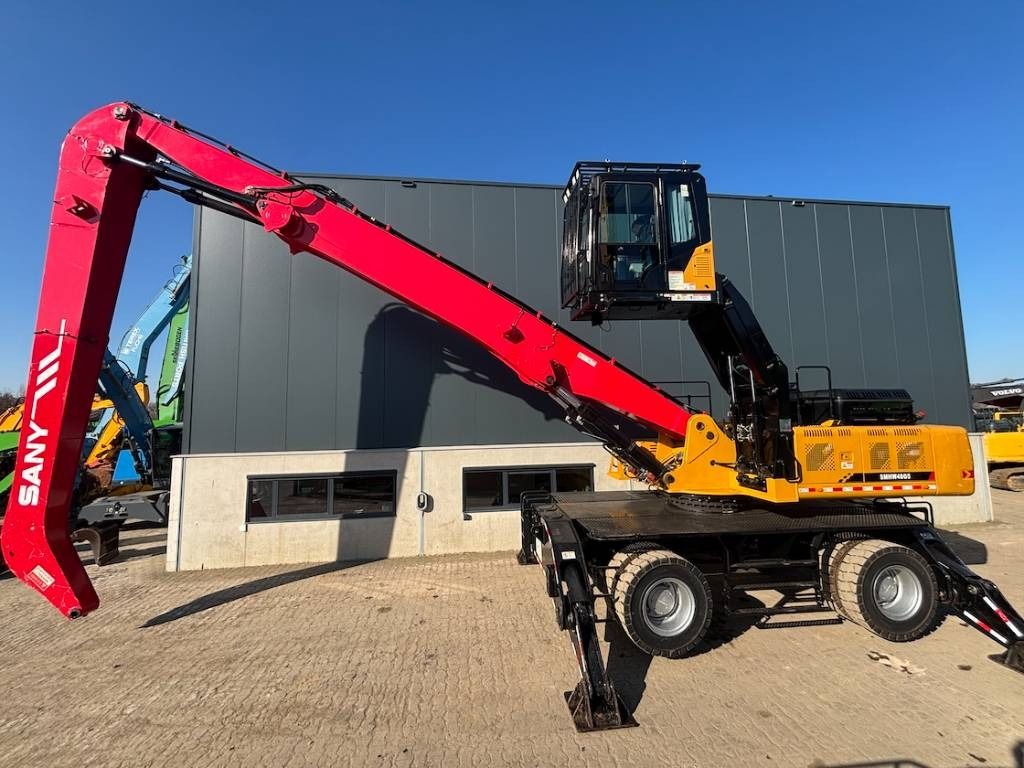 2024 Sany SMHW48 material handler, side view 2024 Sany SMHW48 material handler, side view