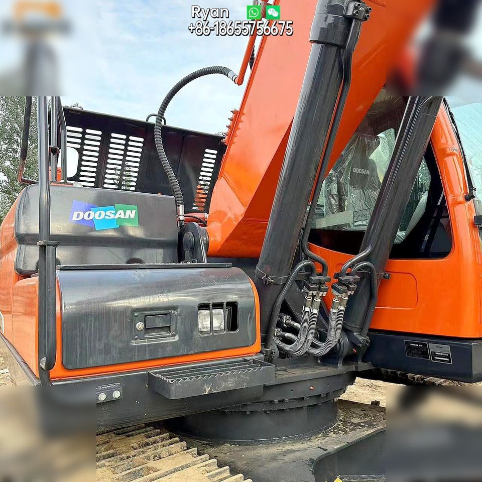 2022 Doosan DX225LC-9C crawler excavator, close-up of upper structure