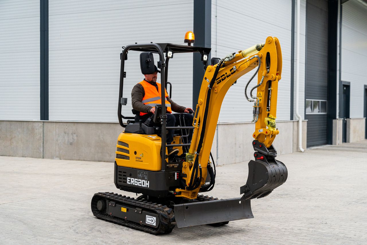 2025 SDLG ER620H crawler excavator, side view 2025 SDLG ER620H crawler excavator, side view