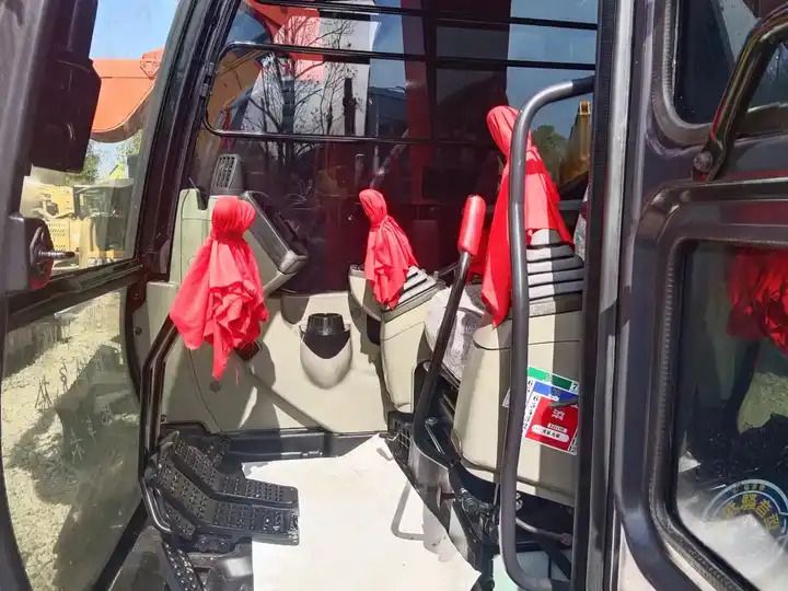 2019 Hitachi ZX70 crawler excavator interior view 2019 Hitachi ZX70 crawler excavator interior view