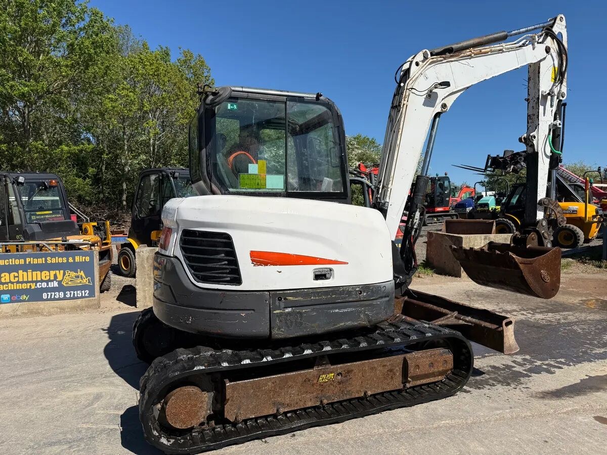 2010 Bobcat E60 crawler excavator, side view 2010 Bobcat E60 crawler excavator, side view