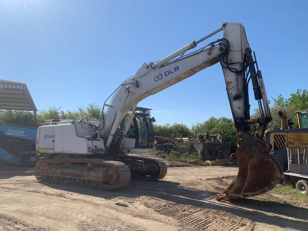 2014 Liebherr R936LC crawler excavator, side profile view 2014 Liebherr R936LC crawler excavator, side profile view
