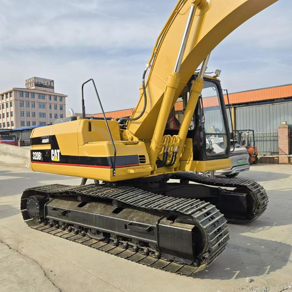 2020 Caterpillar 320BL crawler excavator side view 2020 Caterpillar 320BL crawler excavator side view