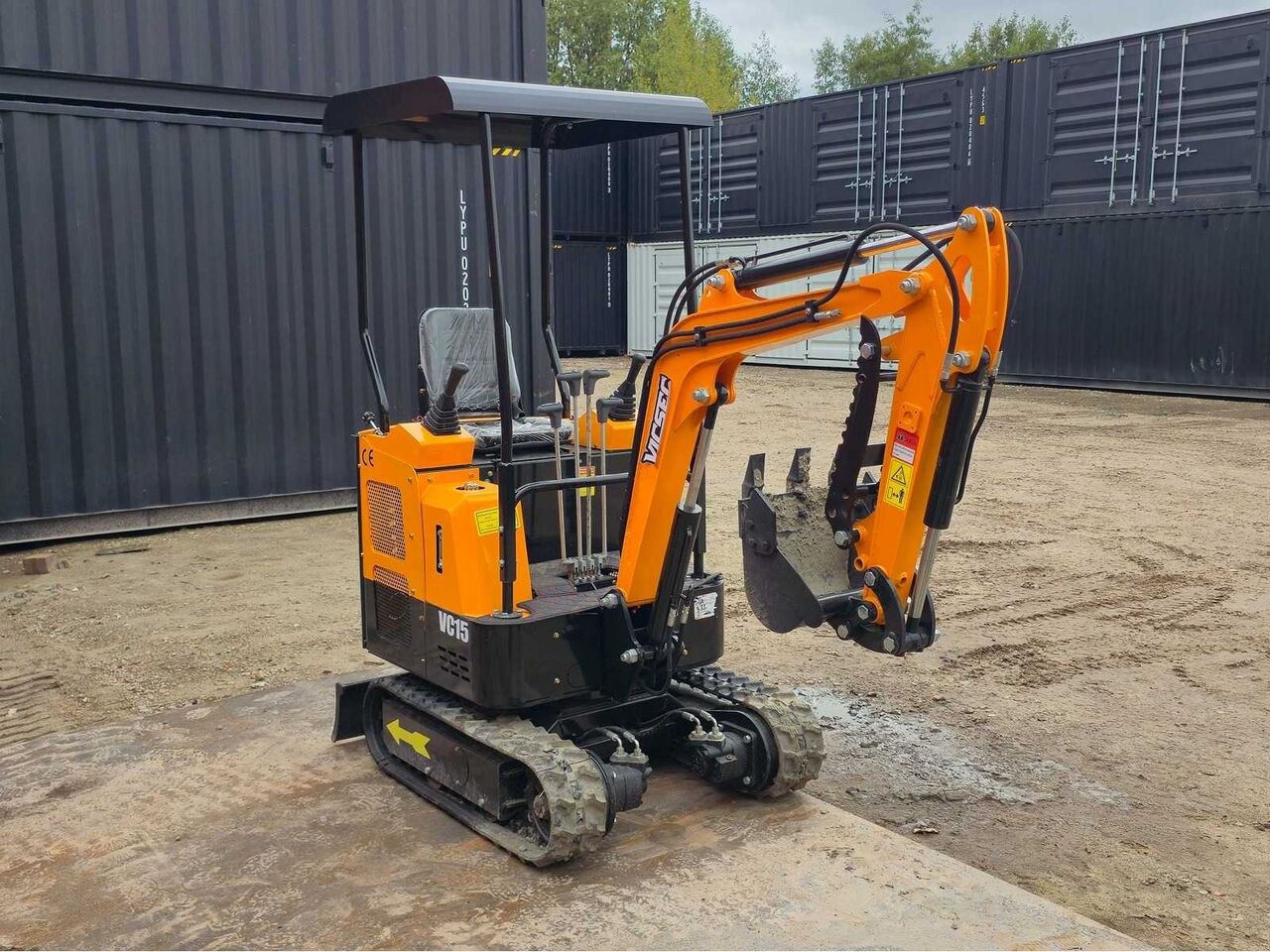 2025 Vicsec VC15 mini excavator, side view 2025 Vicsec VC15 mini excavator, side view
