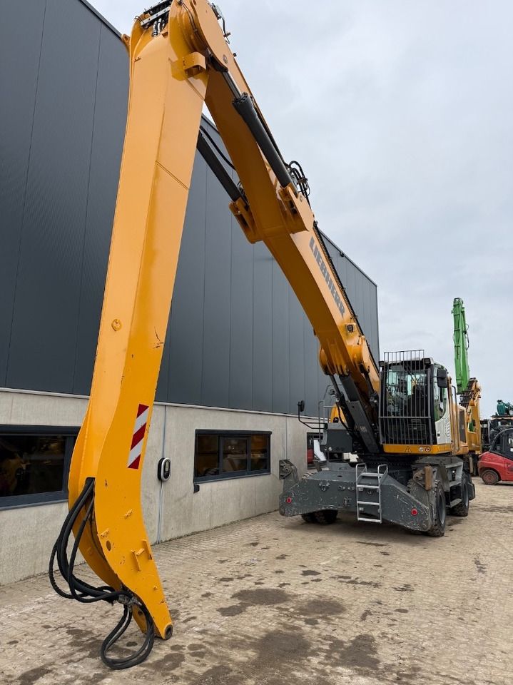 2022 Liebherr LH40 M material handler, rear three-quarter view 2022 Liebherr LH40 M material handler, rear three-quarter view