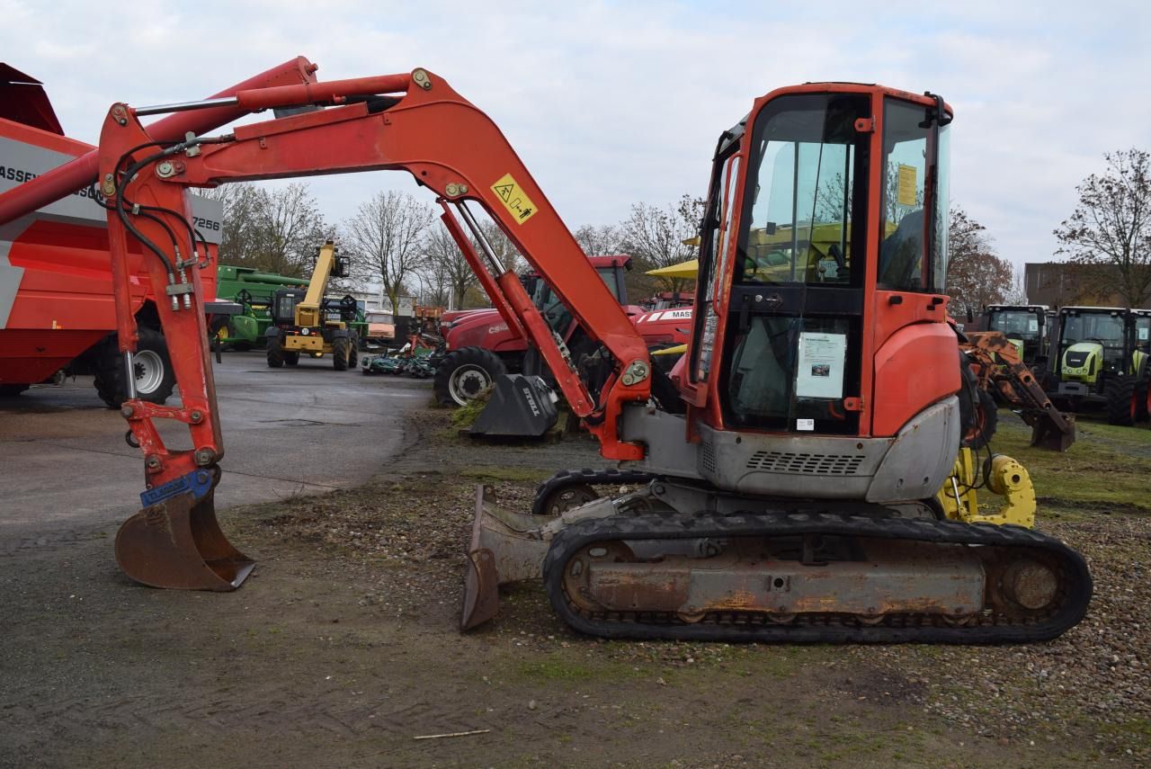 2004 Yanmar VIO 45 mini excavator, side view 2004 Yanmar VIO 45 mini excavator, side view