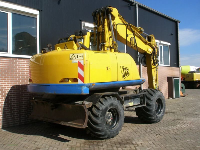 2008 JCB JS175W wheel excavator, rear three-quarter view 2008 JCB JS175W wheel excavator, rear three-quarter view