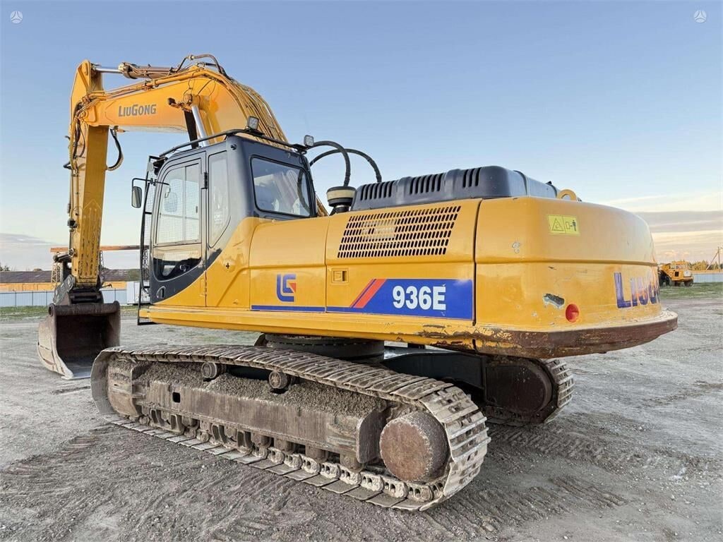 2012 LiuGong 936E crawler excavator, rear three-quarter view 2012 LiuGong 936E crawler excavator, rear three-quarter view
