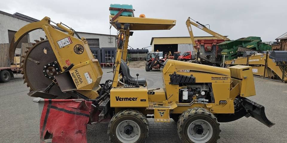 2017 Vermeer RTX450 wheel trencher side view
