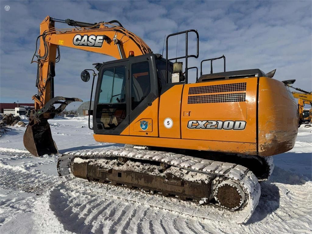 2016 CASE CX210D crawler excavator, side view