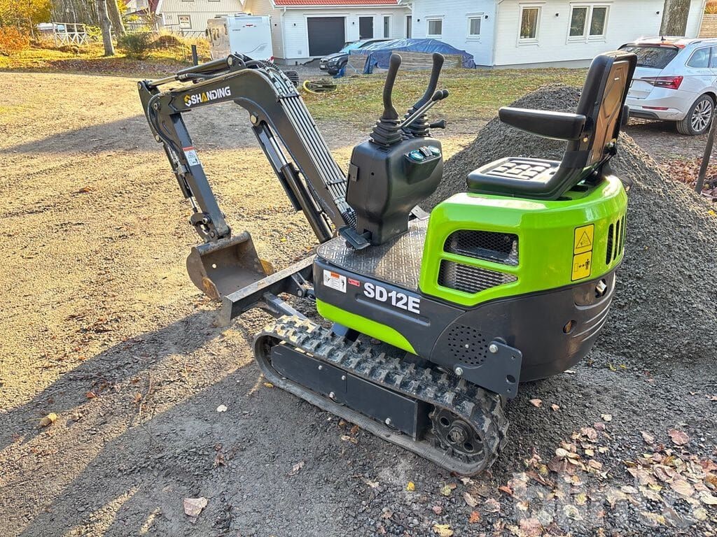 2025 Shanding SD12E mini excavator, rear three-quarter view 2025 Shanding SD12E mini excavator, rear three-quarter view