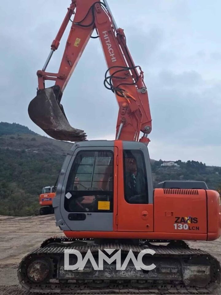 2006 Hitachi Zaxis 130LCN crawler excavator, side view 2006 Hitachi Zaxis 130LCN crawler excavator, side view