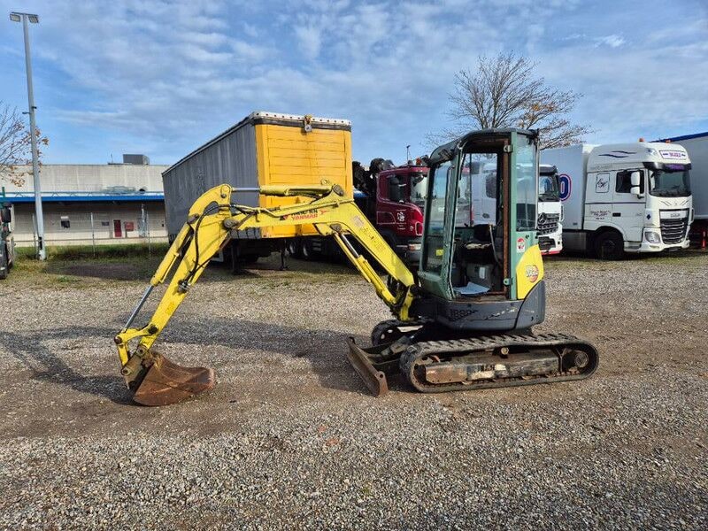 2007 Yanmar VIO25 mini excavator, side view 2007 Yanmar VIO25 mini excavator, side view