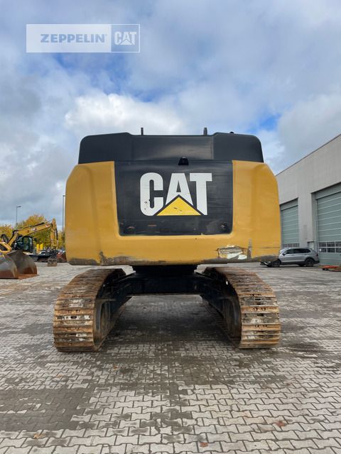 2019 Caterpillar 352F crawler excavator rear view