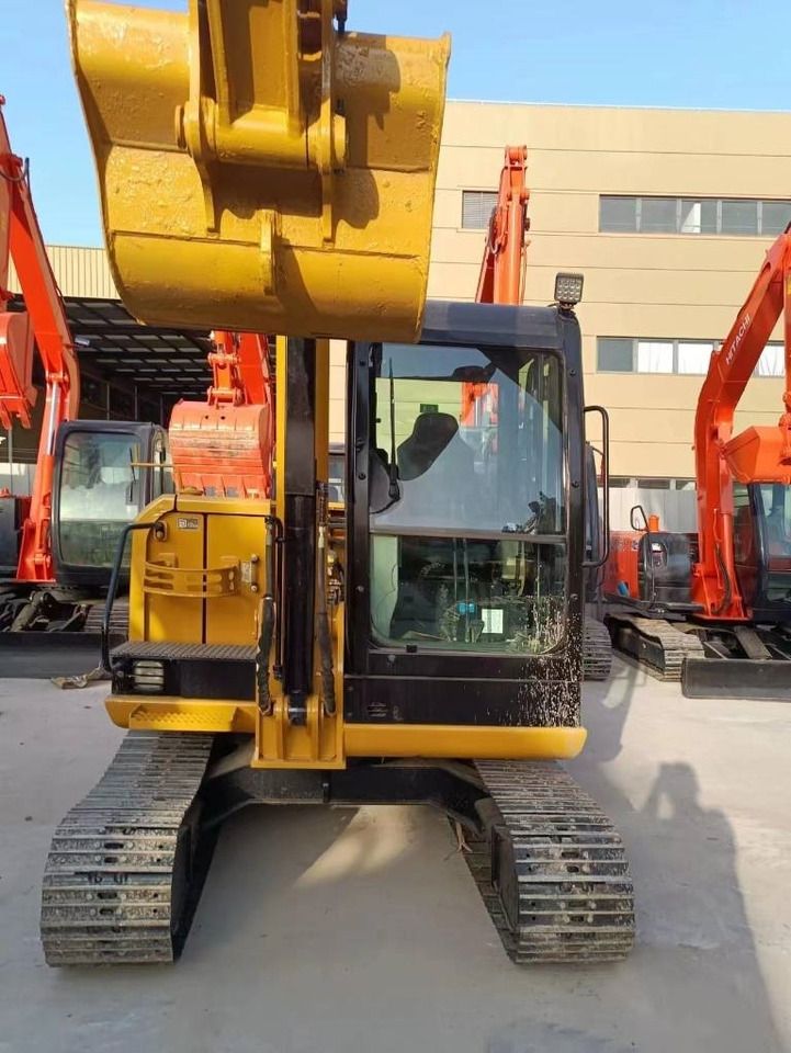 2020 Caterpillar 305.5 mini excavator, front view 2020 Caterpillar 305.5 mini excavator, front view