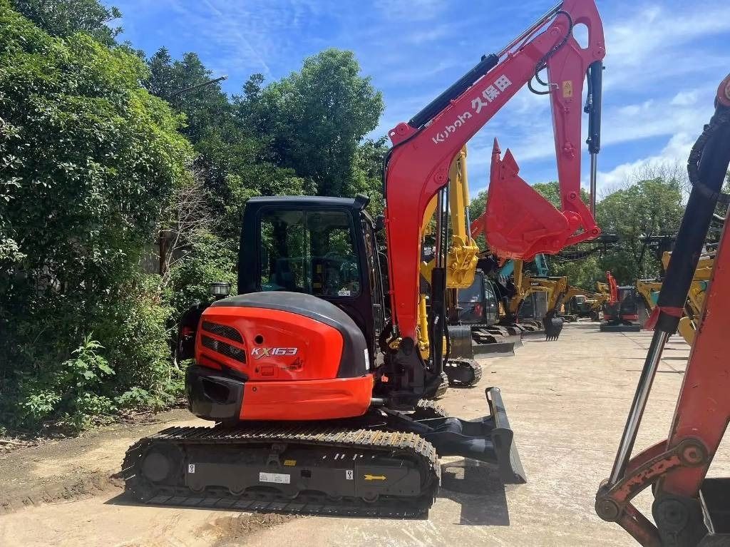 2022 Kubota KX163-5 mini excavator, side view 2022 Kubota KX163-5 mini excavator, side view