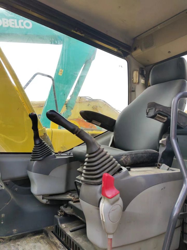 2017 Komatsu PC130-7 crawler excavator interior view 2017 Komatsu PC130-7 crawler excavator interior view