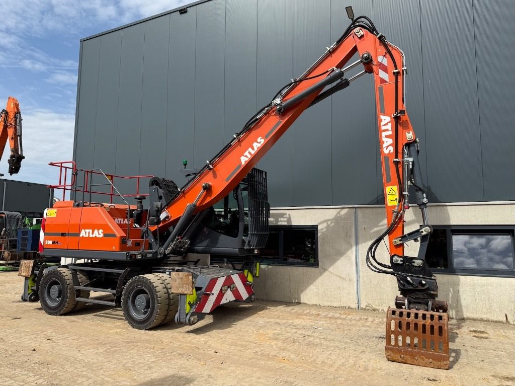 2023 Atlas 200MH material handler side view 2023 Atlas 200MH material handler side view