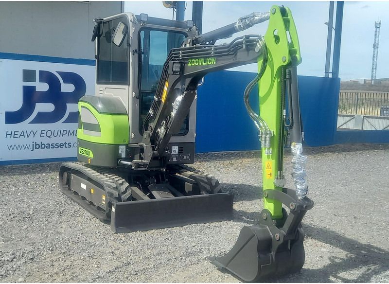 2025 Zoomlion ZE27GU mini excavator, front three-quarter view