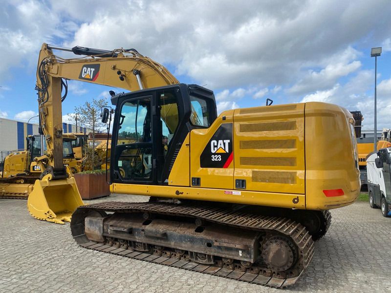 2018 Caterpillar 323 crawler excavator, side view 2018 Caterpillar 323 crawler excavator, side view