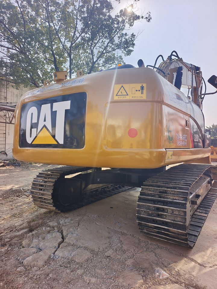 Escavatore cingolato Caterpillar 320D2 del 2024, vista posteriore