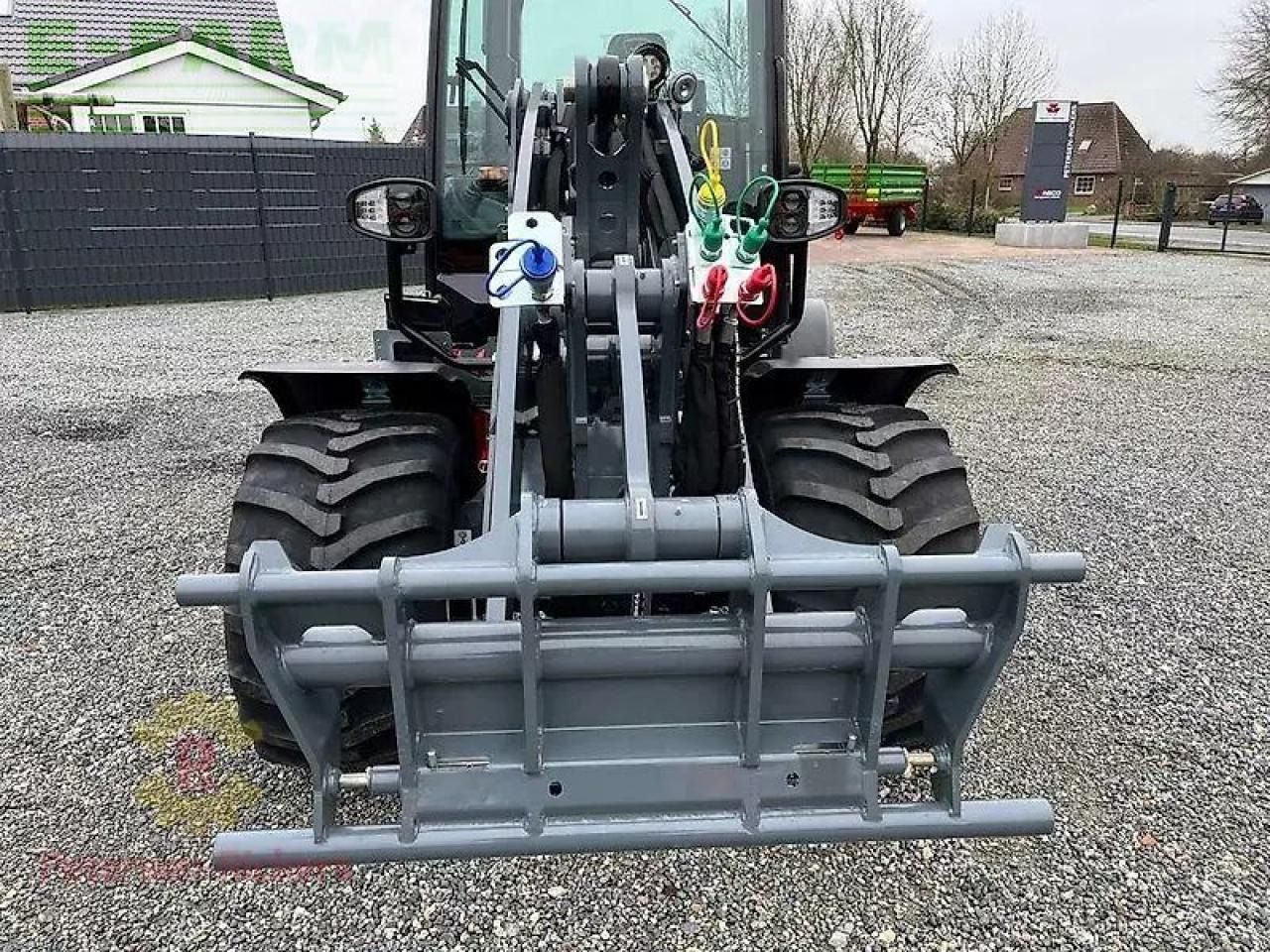 2023 Giant G5000Z mini excavator front view 2023 Giant G5000Z mini excavator front view