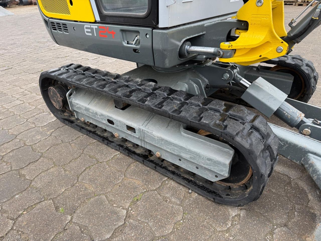 2024 Wacker Neuson ET24 mini excavator undercarriage and side view 2024 Wacker Neuson ET24 mini excavator undercarriage and side view