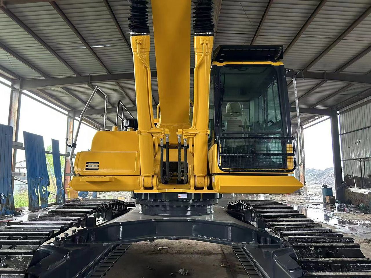 2023 Komatsu PC450-8 crawler excavator, front view