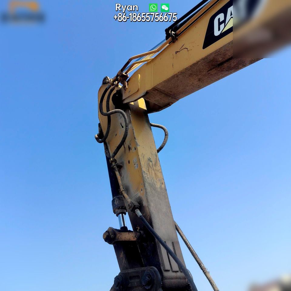 2019 Caterpillar 336GC crawler excavator boom and stick detail