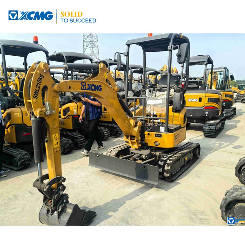 2022 XCMG XE17U crawler excavator, front three-quarter view 2022 XCMG XE17U crawler excavator, front three-quarter view
