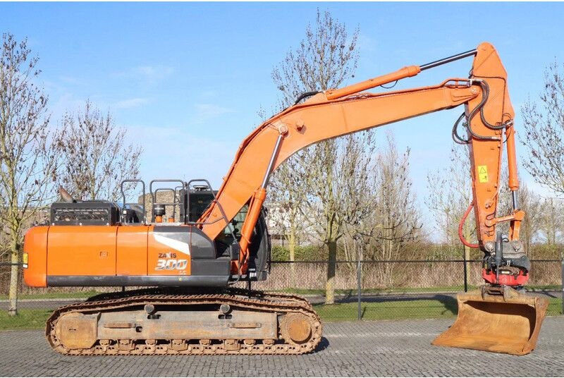 2021 Hitachi Zaxis 300 LC-7 crawler excavator, side view