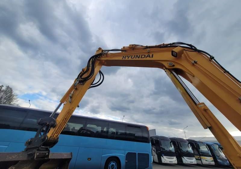 2014 Hyundai R55W-9 wheel excavator boom and arm detail 2014 Hyundai R55W-9 wheel excavator boom and arm detail