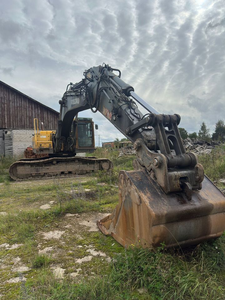 2005 Volvo EC360BCL crawler excavator, front three-quarter view