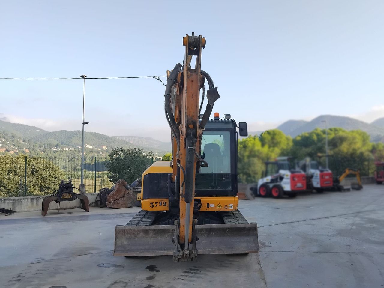 2019 JCB 85Z Mini Excavator, front view 2019 JCB 85Z Mini Excavator, front view